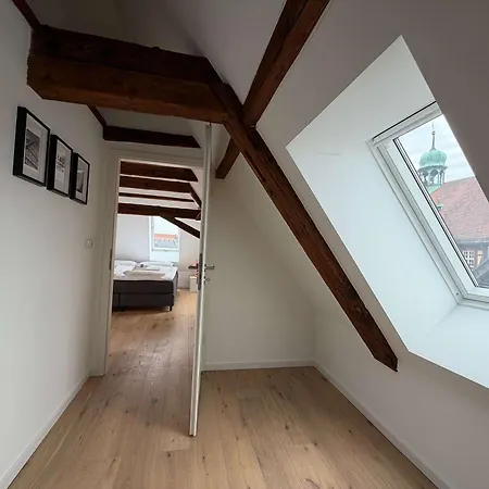 Juraperle - Historisch Und Modern - 4 *