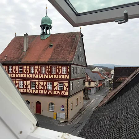 Juraperle - Historisch Und Modern - 4 *