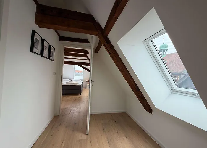 Juraperle - Historisch Und Modern - 4 *